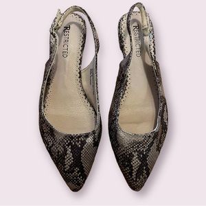 Restricted snake skin printed open back pointy toed flats sz 9